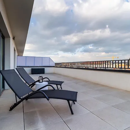 Apartamento Skylark - Cairo Penthouse Cu Jacuzzi Si La Munte