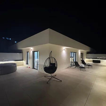 Skylark - Cairo Penthouse Cu Jacuzzi Si La Munte Apartamento