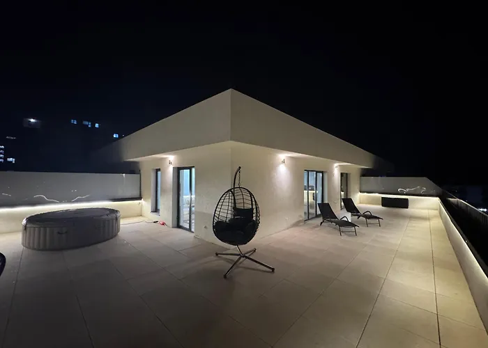 Skylark - Cairo Penthouse Cu Jacuzzi Si La Munte Apartment